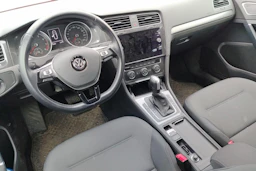 punainen Volkswagen Golf 2020 kuva 3.