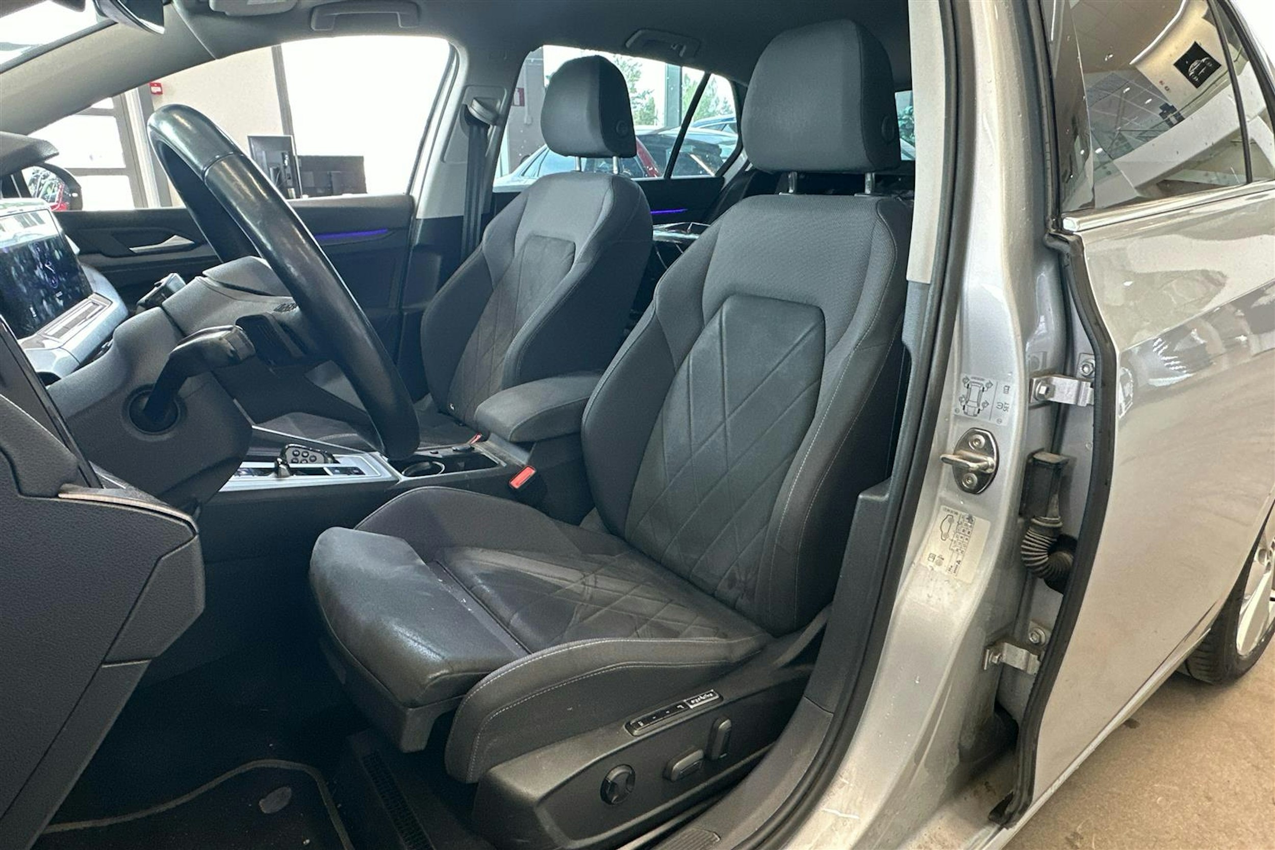 hopea Volkswagen Golf 2020 kuva 7.