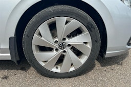 hopea Volkswagen Golf 2020 kuva 9.
