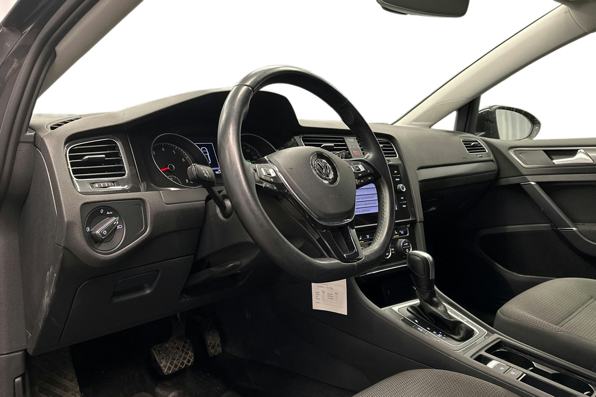 harmaa Volkswagen Golf 2020 kuva 3.