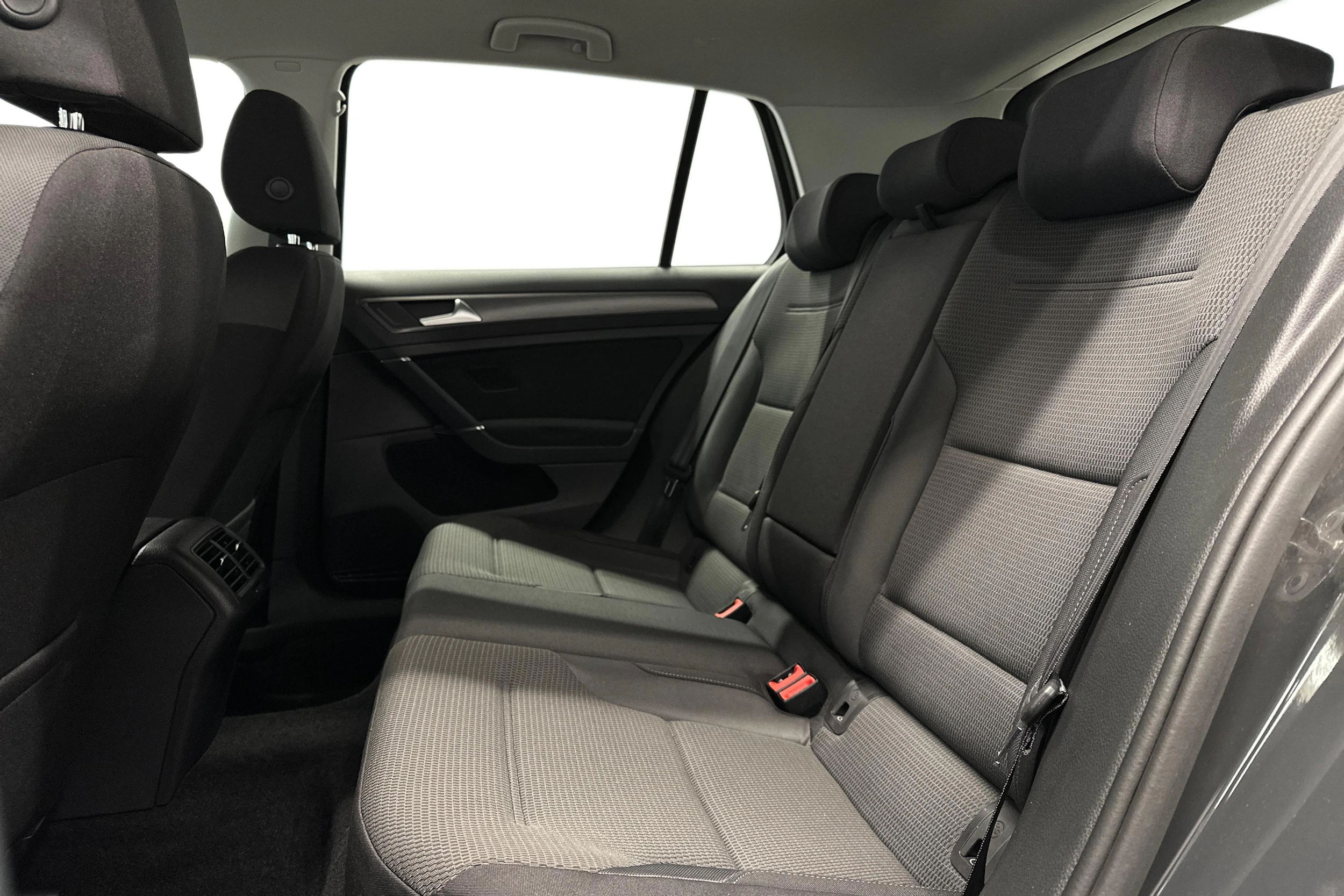 harmaa Volkswagen Golf 2020 kuva 8.