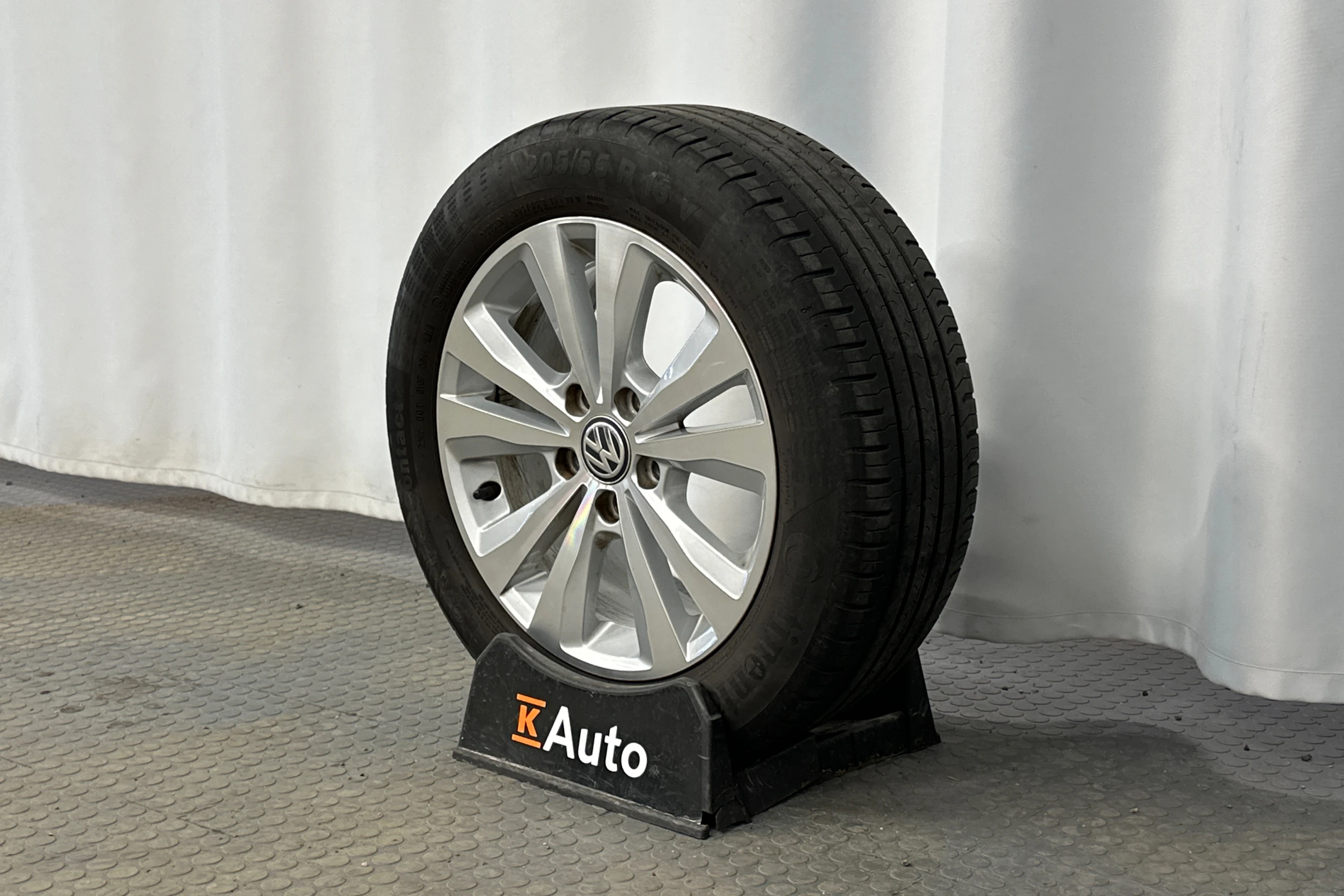 harmaa Volkswagen Golf 2020 kuva 10.