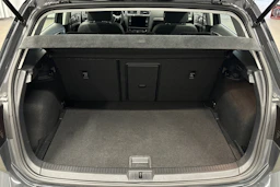 harmaa Volkswagen Golf 2020 kuva 11.