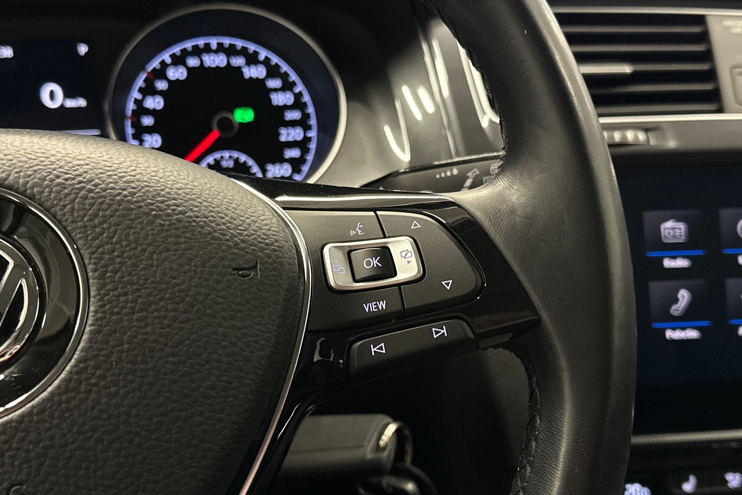 harmaa Volkswagen Golf 2020 kuva 15.