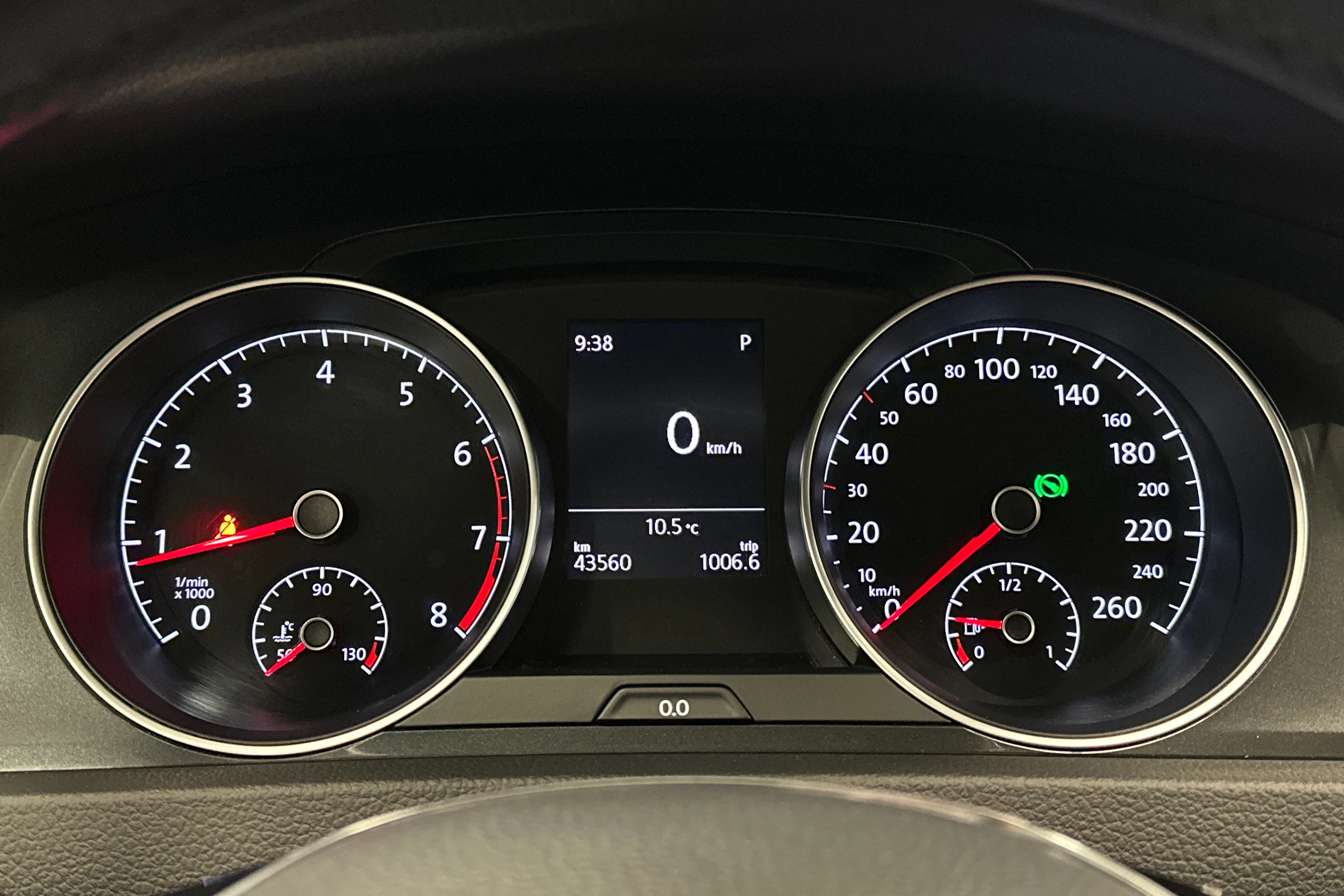 harmaa Volkswagen Golf 2020 kuva 16.