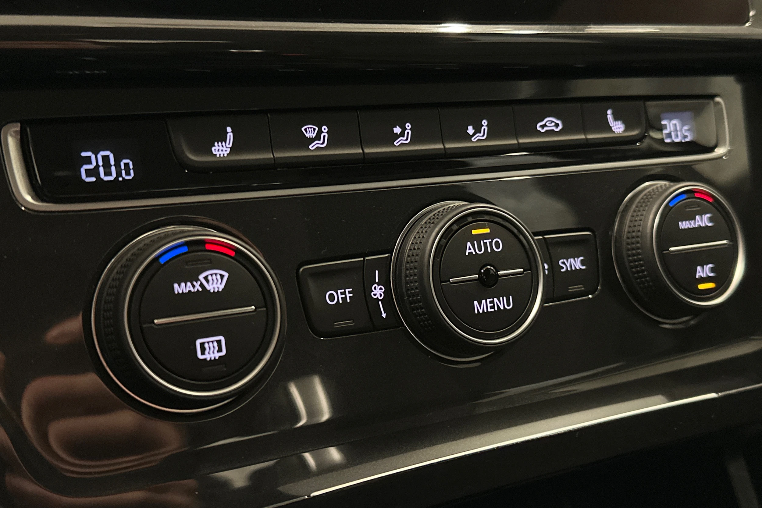 harmaa Volkswagen Golf 2020 kuva 21.