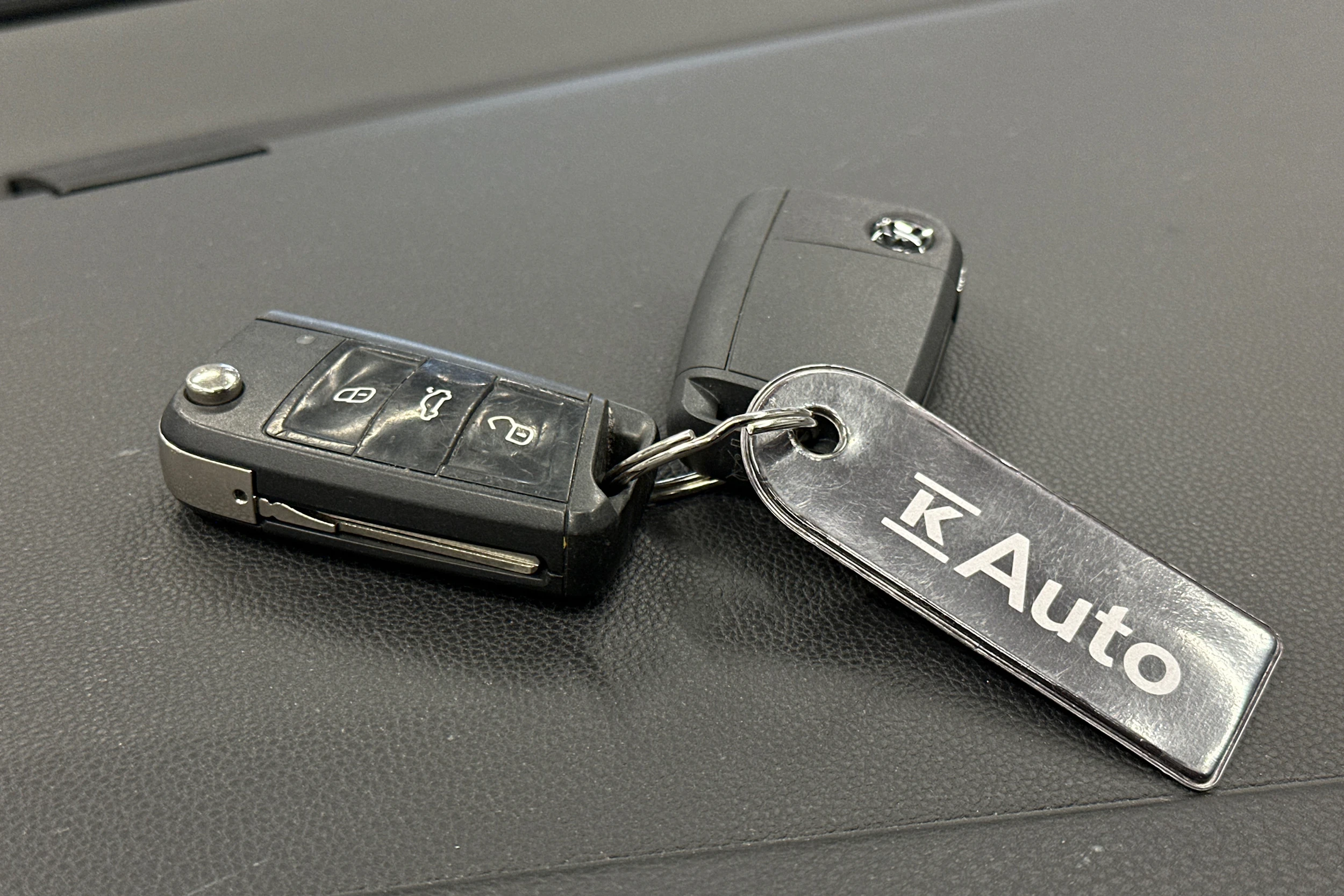 harmaa Volkswagen Golf 2020 kuva 23.