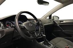 valkoinen Volkswagen Golf 2020 kuva 6.