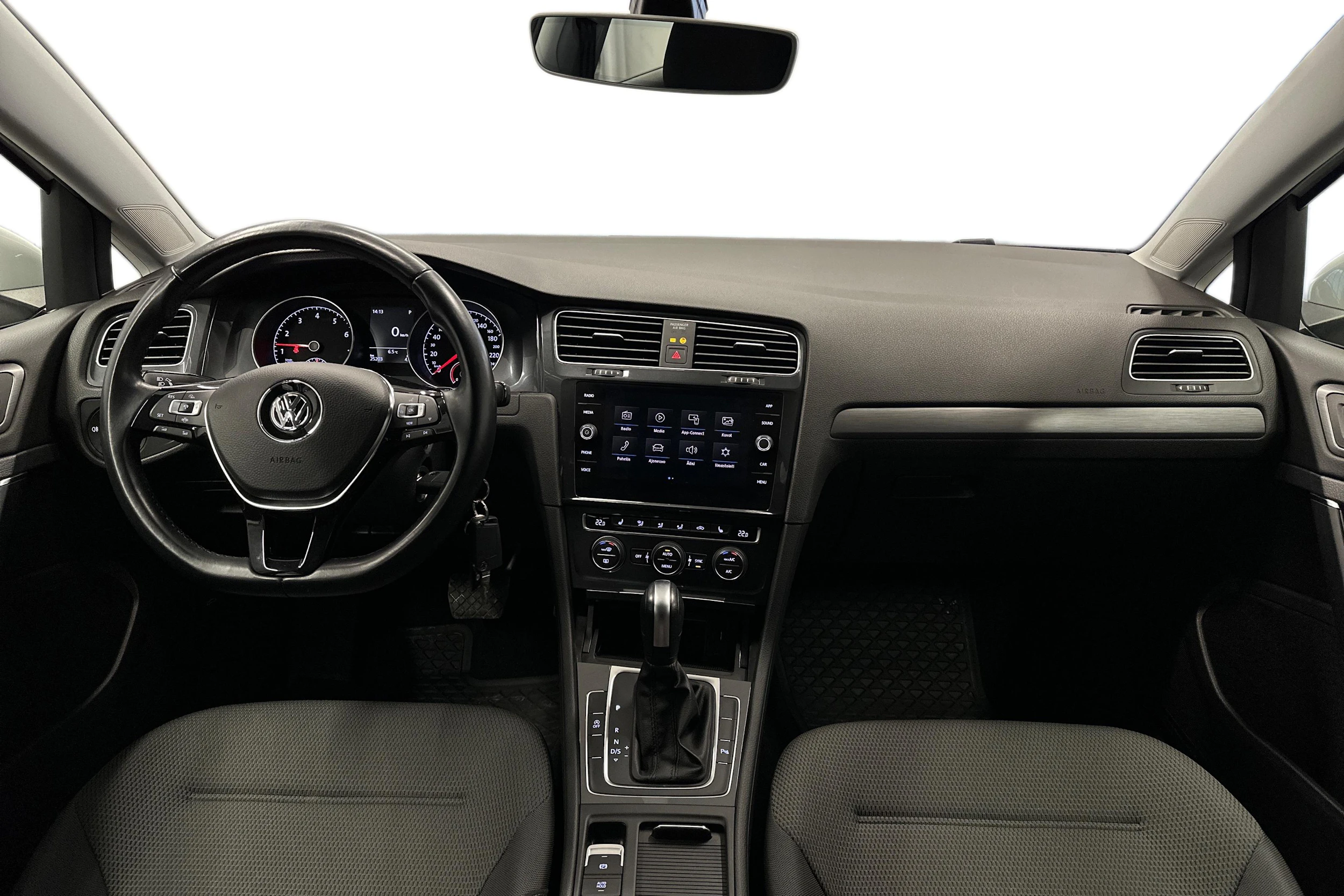 valkoinen Volkswagen Golf 2020 kuva 7.