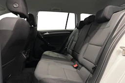 valkoinen Volkswagen Golf 2020 kuva 8.