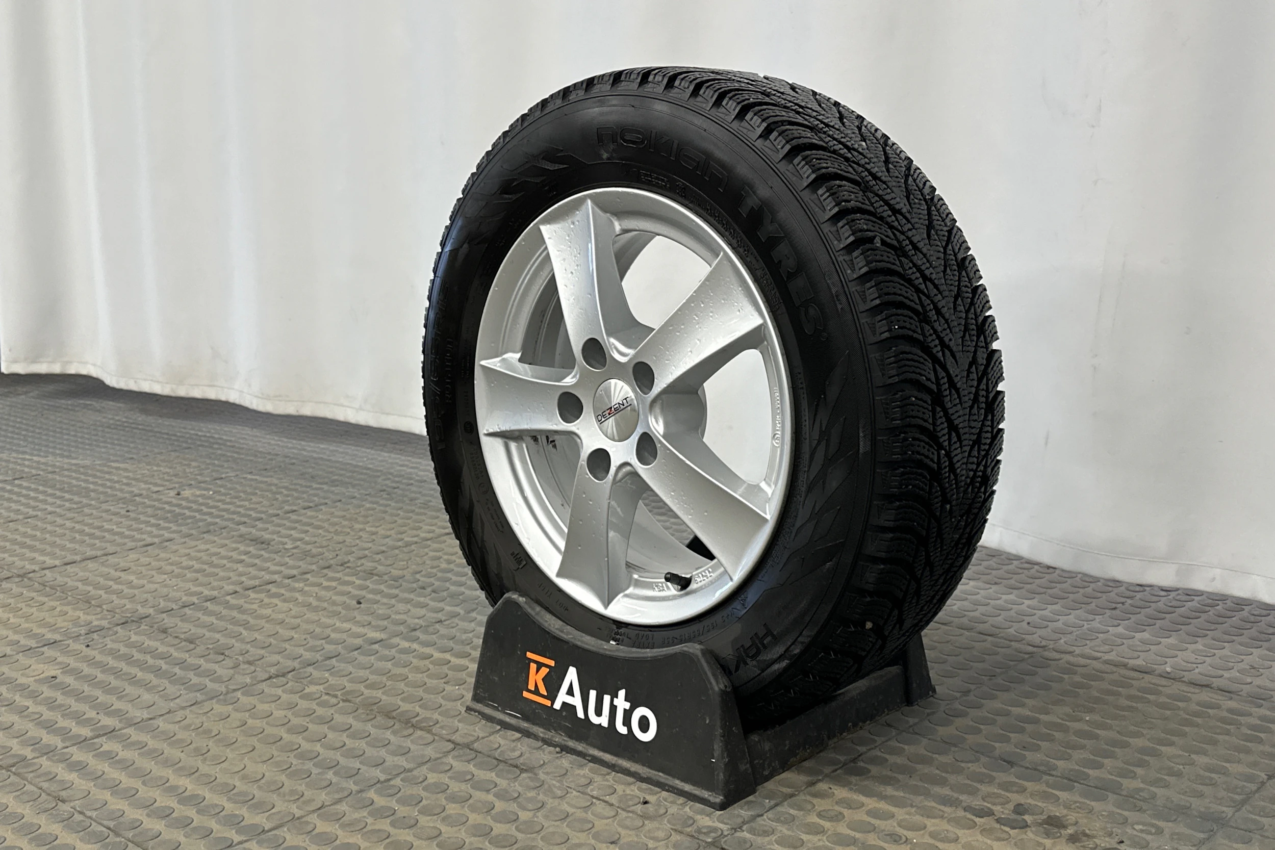 valkoinen Volkswagen Golf 2020 kuva 10.