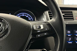 valkoinen Volkswagen Golf 2020 kuva 15.