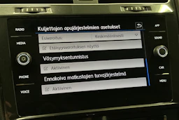 valkoinen Volkswagen Golf 2020 kuva 19.