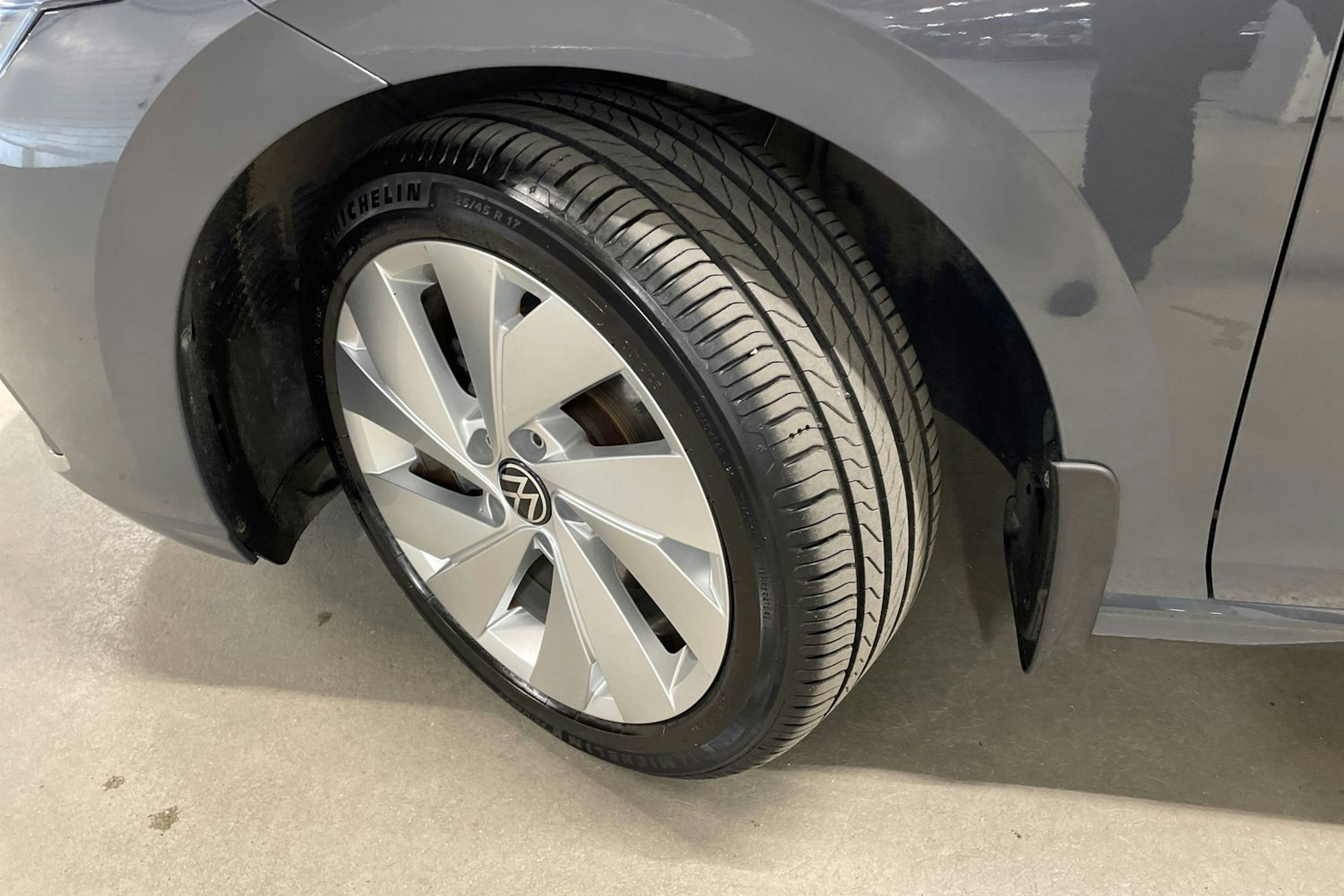 harmaa Volkswagen Golf 2020 kuva 10.