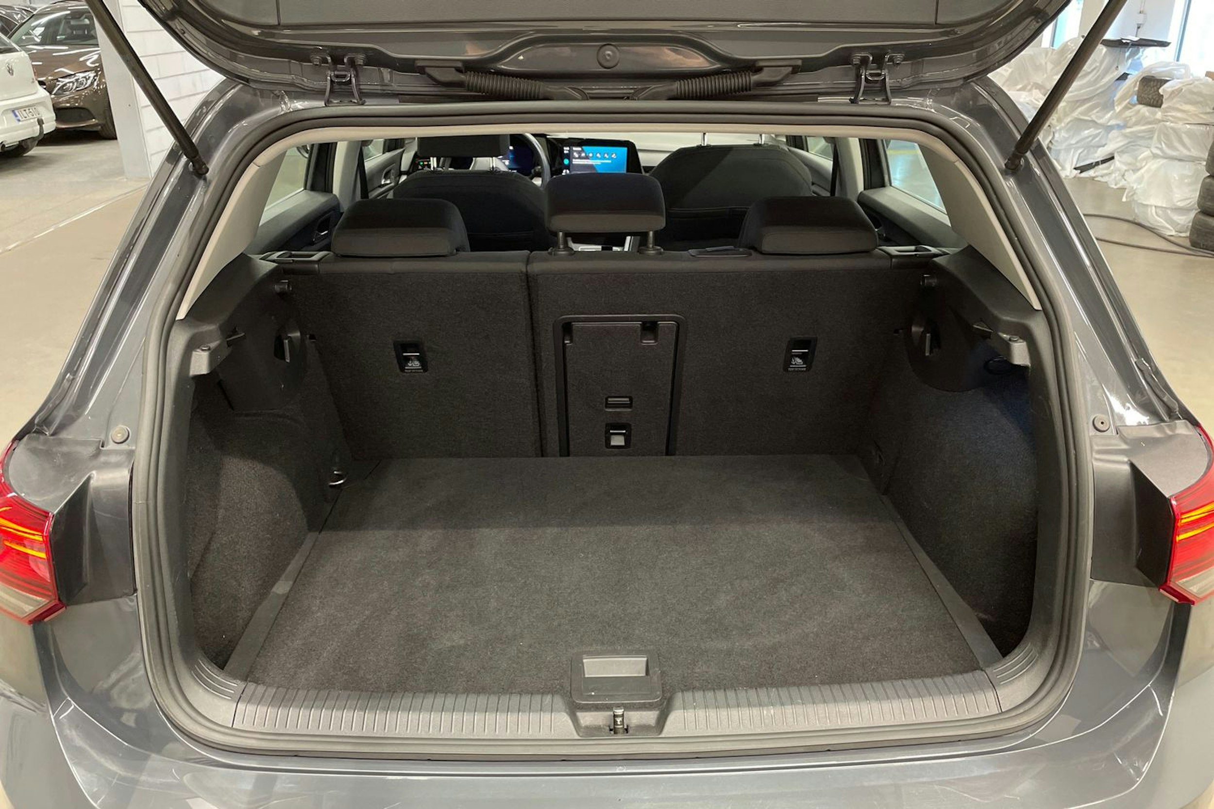 harmaa Volkswagen Golf 2020 kuva 12.