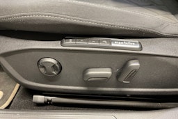 harmaa Volkswagen Golf 2020 kuva 27.