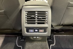 harmaa Volkswagen Golf 2020 kuva 30.