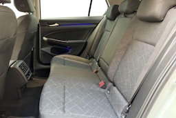 valkoinen Volkswagen Golf 2020 kuva 10.