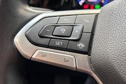 valkoinen Volkswagen Golf 2020 kuva 18.