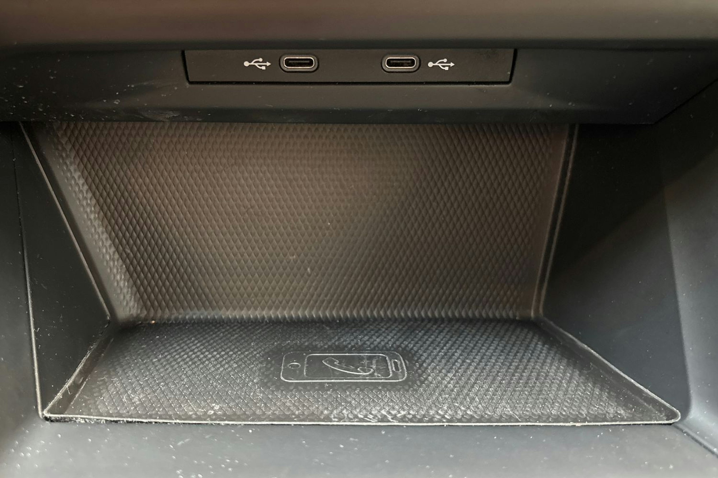 valkoinen Volkswagen Golf 2020 kuva 27.