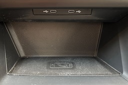 valkoinen Volkswagen Golf 2020 kuva 27.