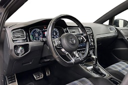 harmaa Volkswagen Golf 2020 kuva 7.