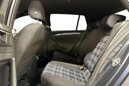 harmaa Volkswagen Golf 2020 kuva 10.