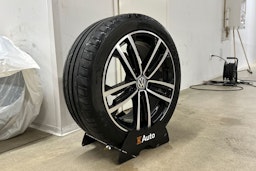 harmaa Volkswagen Golf 2020 kuva 13.