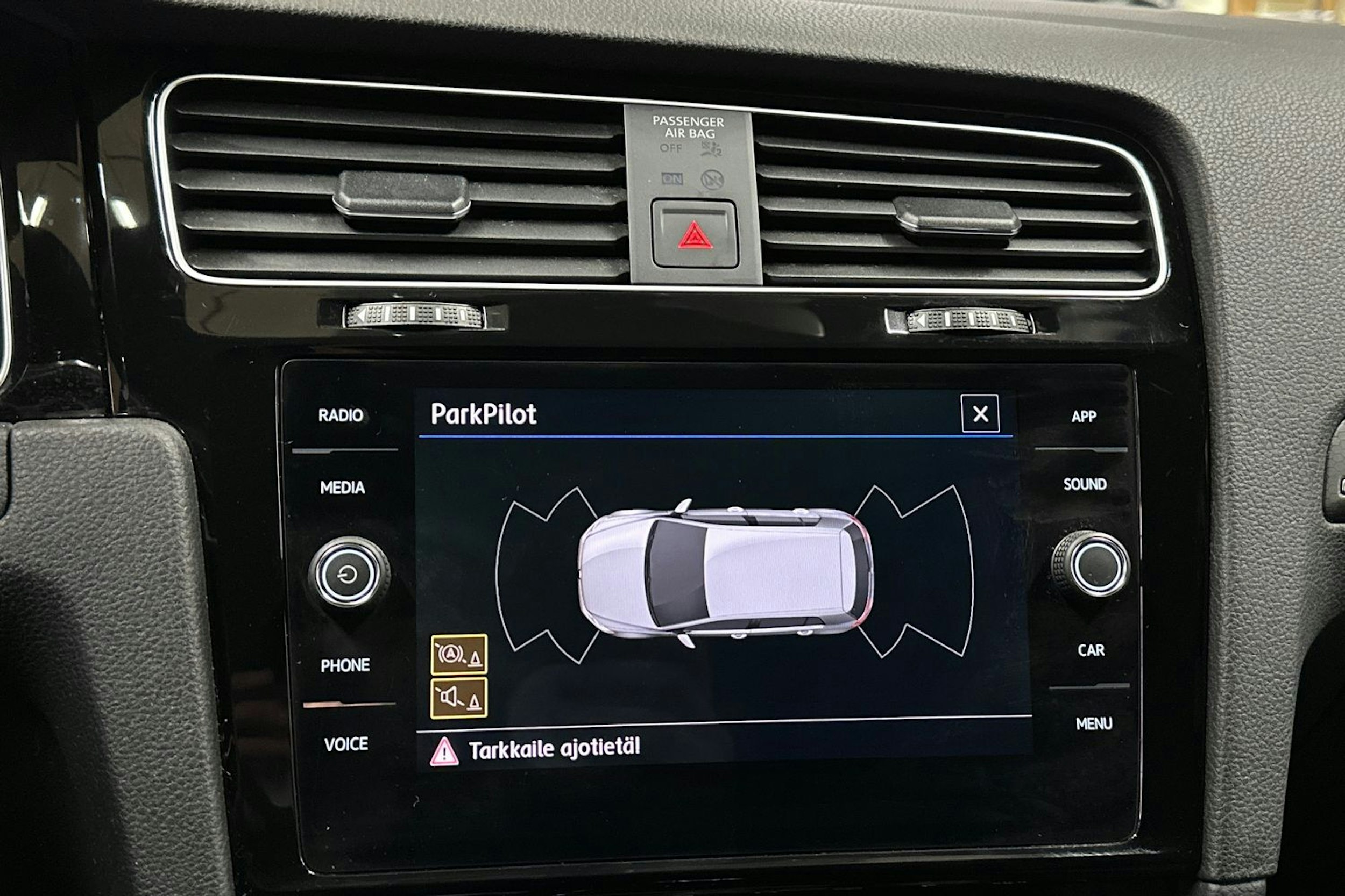 harmaa Volkswagen Golf 2020 kuva 15.