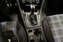 harmaa Volkswagen Golf 2020 kuva 19.