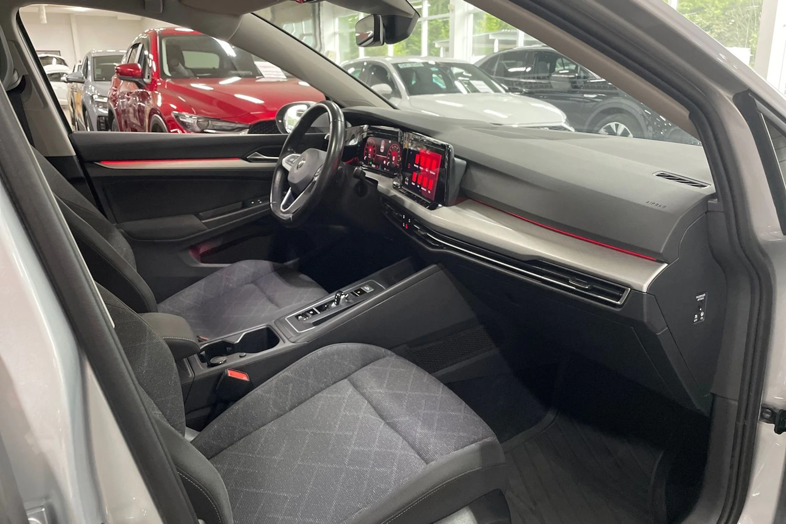 Hopea Volkswagen GOLF 2020 kuva 28.