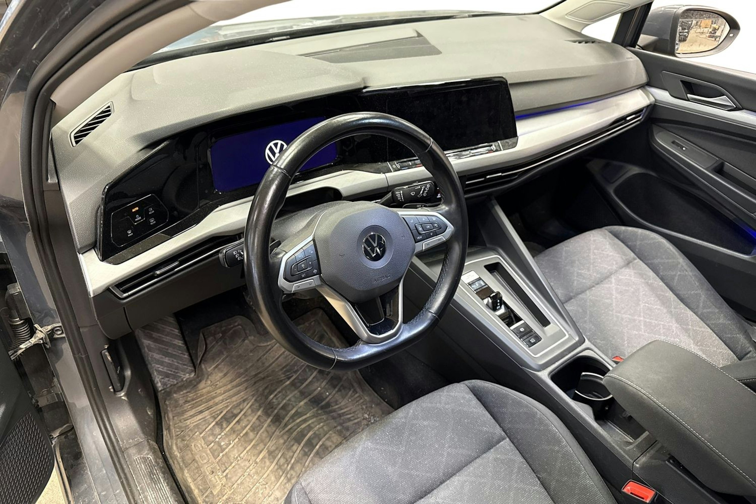harmaa Volkswagen Golf 2020 kuva 3.