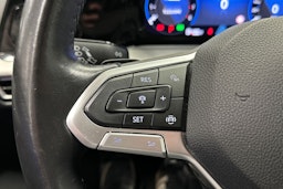 harmaa Volkswagen Golf 2020 kuva 26.