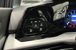 harmaa Volkswagen Golf 2020 kuva 28.