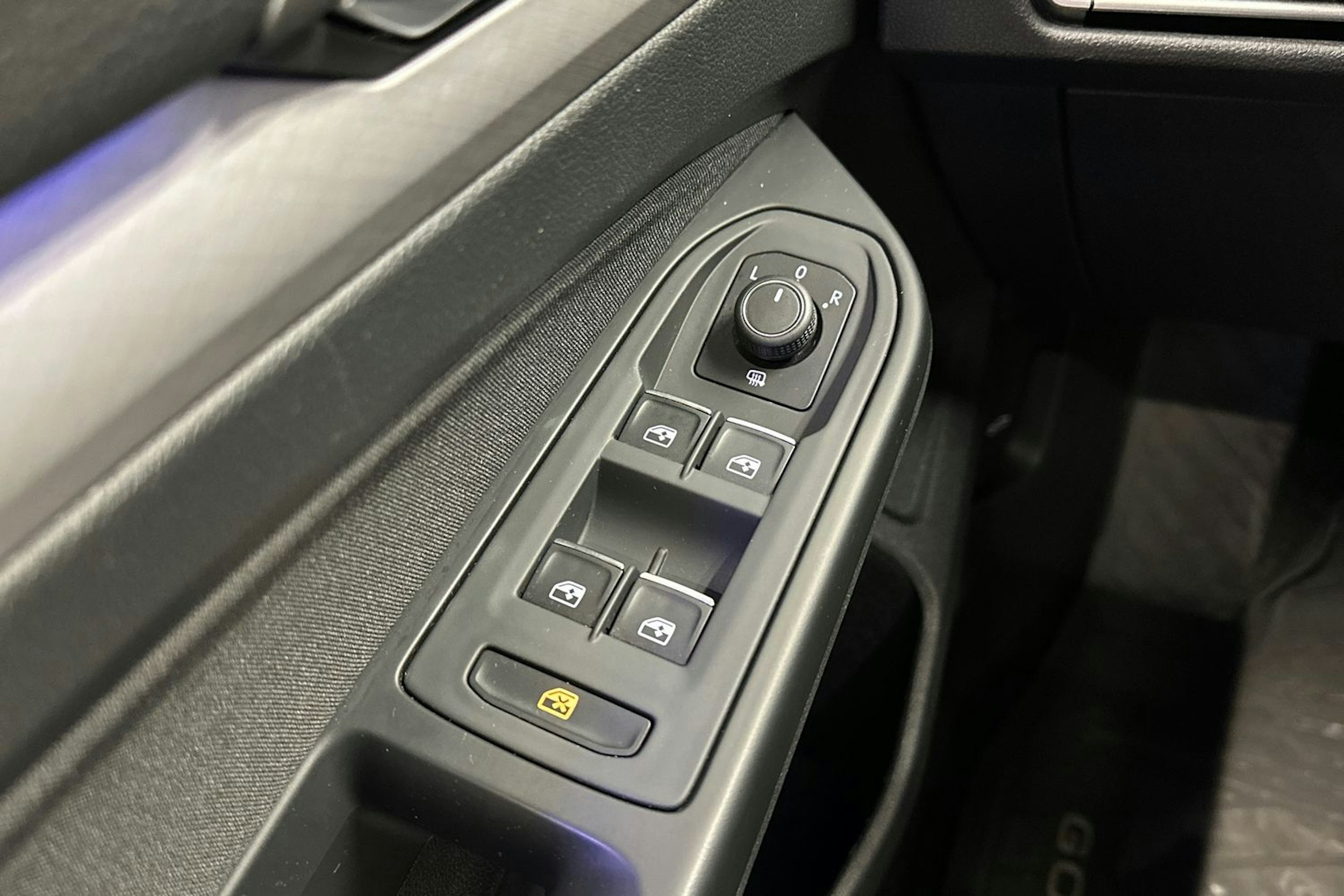 harmaa Volkswagen Golf 2020 kuva 29.