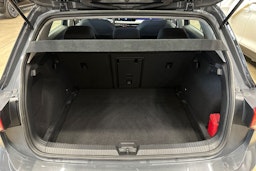 harmaa Volkswagen Golf 2020 kuva 30.