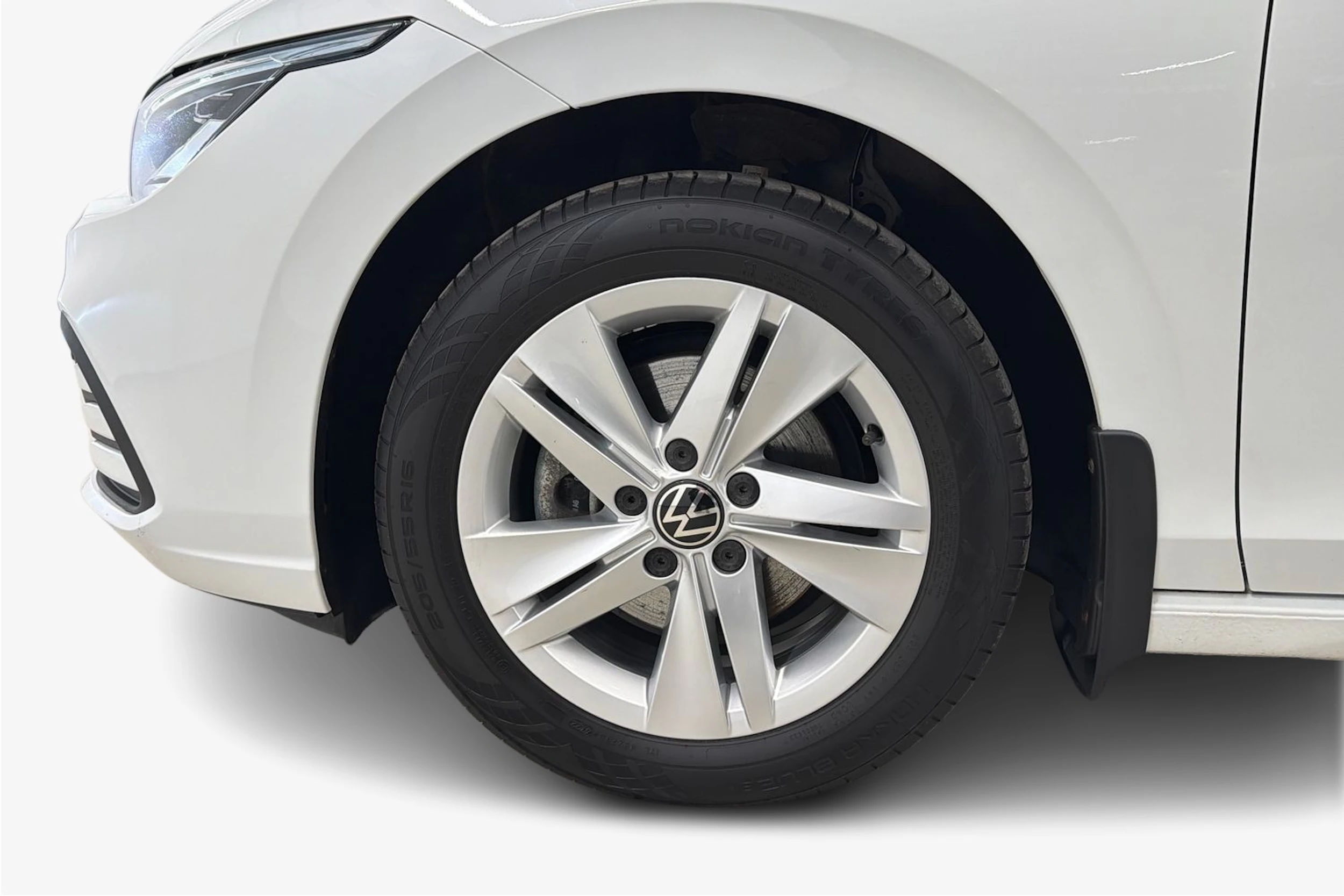 valkoinen Volkswagen Golf 2020 kuva 9.