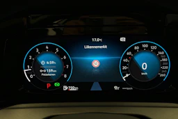 valkoinen Volkswagen Golf 2020 kuva 12.