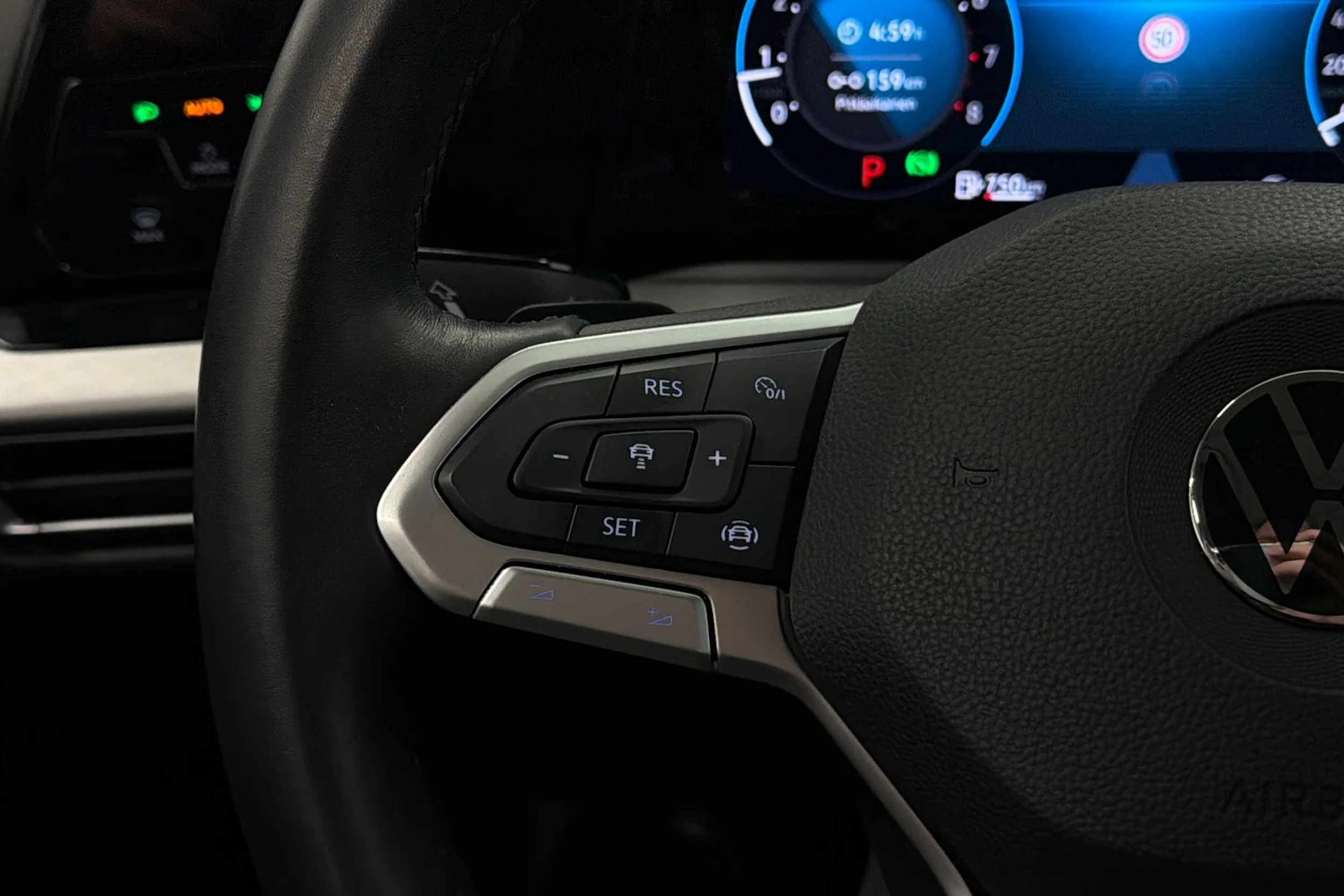 valkoinen Volkswagen Golf 2020 kuva 13.