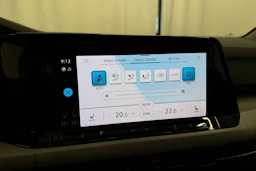 valkoinen Volkswagen Golf 2020 kuva 16.