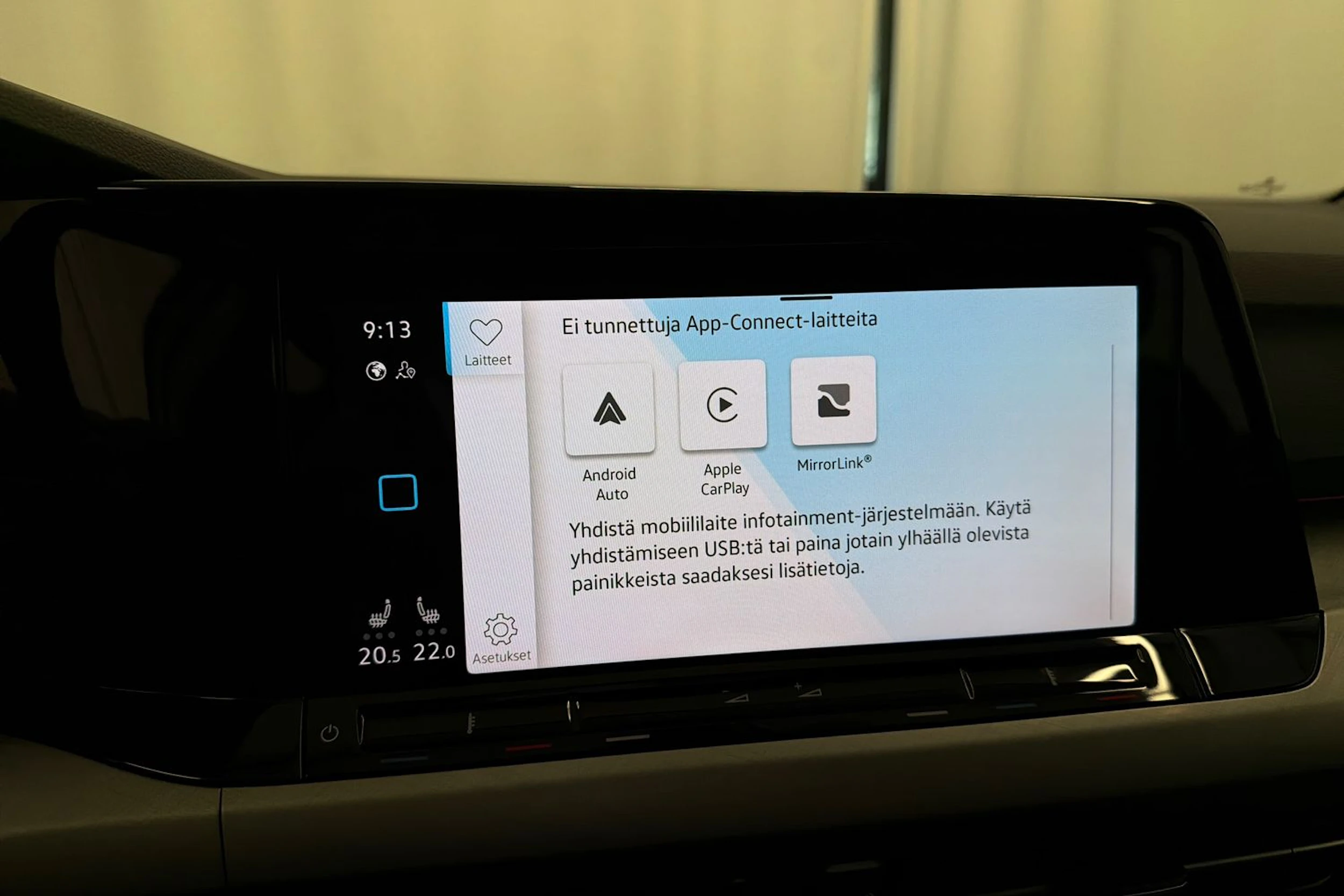 valkoinen Volkswagen Golf 2020 kuva 17.