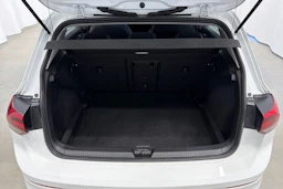 valkoinen Volkswagen Golf 2020 kuva 21.