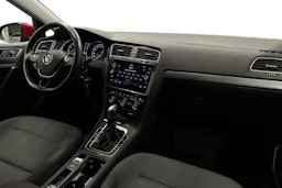 punainen Volkswagen Golf 2020 kuva 9.