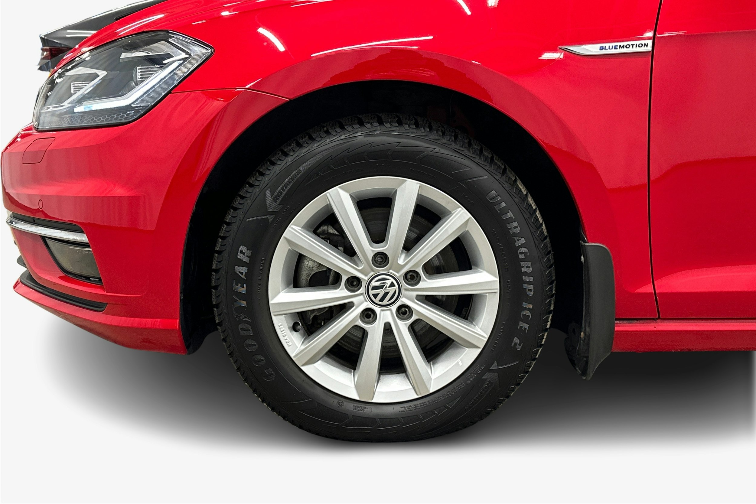 punainen Volkswagen Golf 2020 kuva 11.