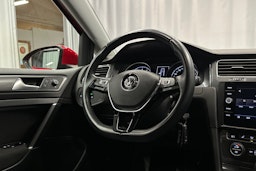 punainen Volkswagen Golf 2020 kuva 16.