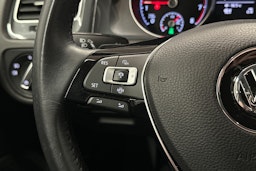 punainen Volkswagen Golf 2020 kuva 17.