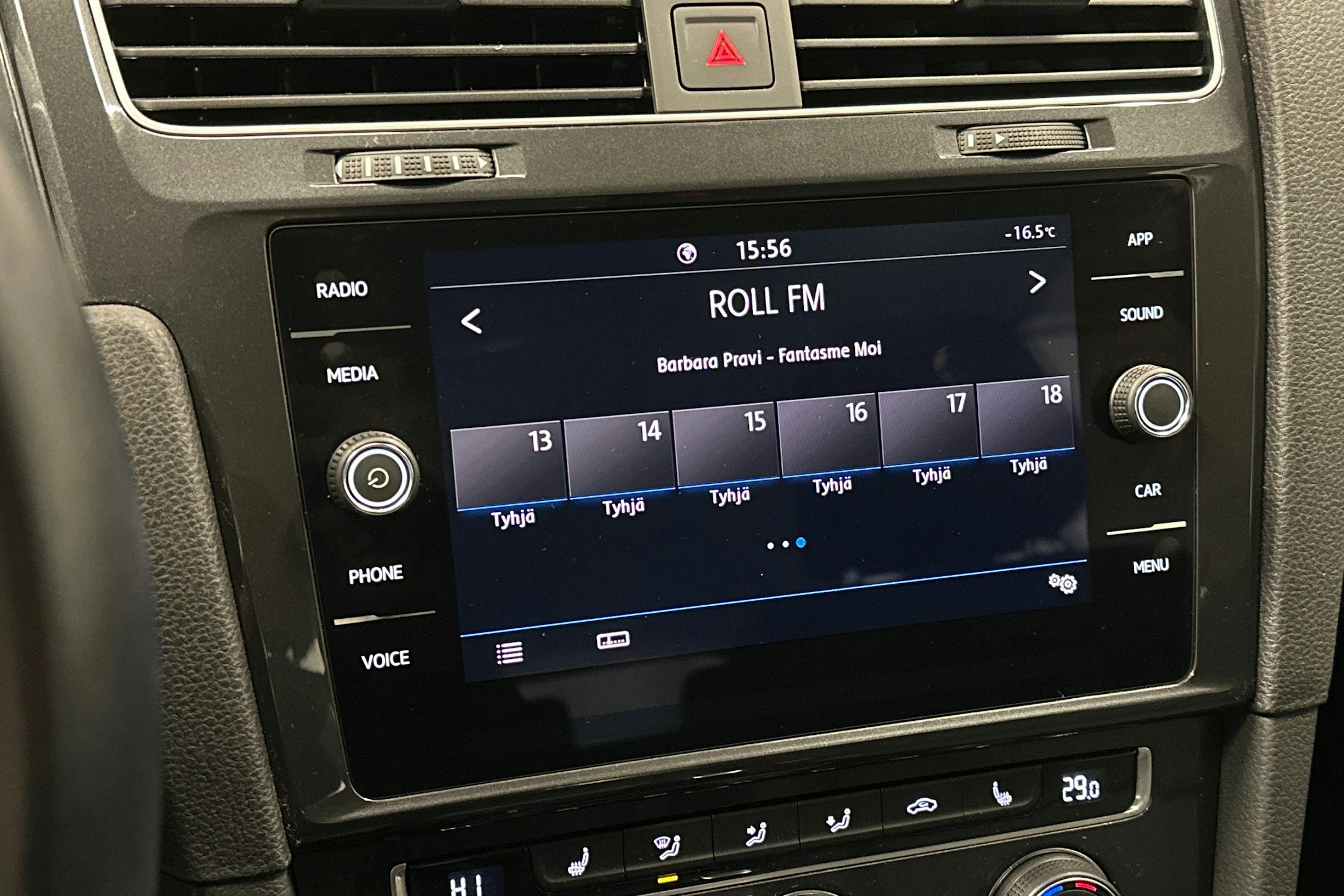 punainen Volkswagen Golf 2020 kuva 20.