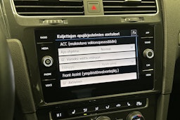 punainen Volkswagen Golf 2020 kuva 22.