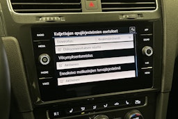 punainen Volkswagen Golf 2020 kuva 24.