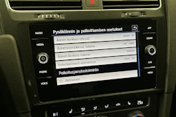 punainen Volkswagen Golf 2020 kuva 27.